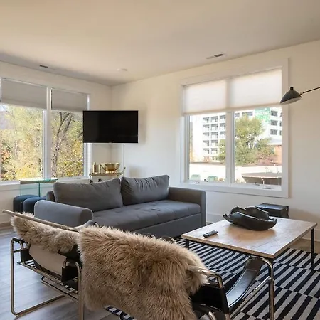 Piedmont Place Suite 304 - Near Vineyards!